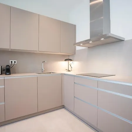 شقة Spaces Garden Condo-2 Bedrooms, 2 Bathrooms, Garden Terrace, Near Center, Sleeps Up To 6- Monthly Only *