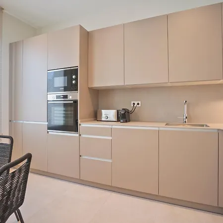 Spaces Garden Condo-2 Bedrooms, 2 Bathrooms, Garden Terrace, Near Center, Sleeps Up To 6- Monthly Only شقة سيدجيس