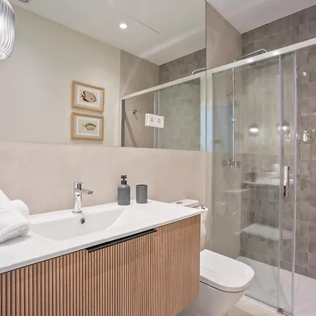 Spaces Garden Condo-2 Bedrooms, 2 Bathrooms, Garden Terrace, Near Center, Sleeps Up To 6- Monthly Only سيدجيس