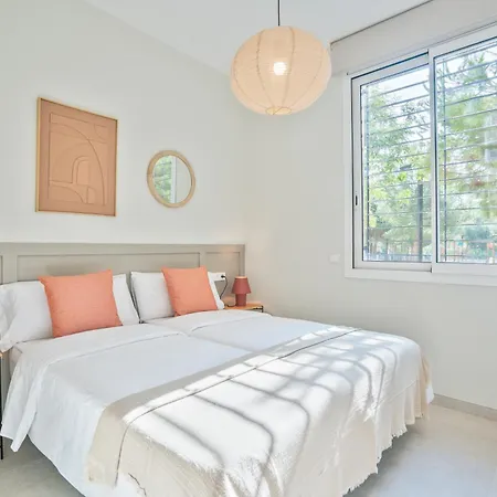 Spaces Garden Condo-2 Bedrooms, 2 Bathrooms, Garden Terrace, Near Center, Sleeps Up To 6- Monthly Only