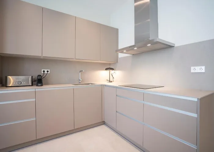 Appartement Spaces Garden Condo-2 Bedrooms, 2 Bathrooms, Garden Terrace, Near Center, Sleeps Up To 6- Monthly Only *