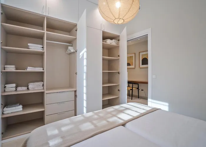 Spaces Garden Condo-2 Bedrooms, 2 Bathrooms, Garden Terrace, Near Center, Sleeps Up To 6- Monthly Only Appartement