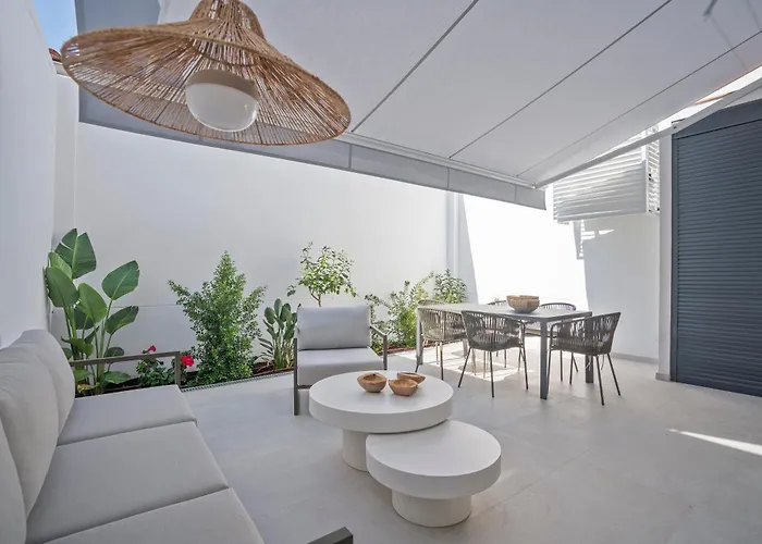 Appartement Spaces Garden Condo-2 Bedrooms, 2 Bathrooms, Garden Terrace, Near Center, Sleeps Up To 6- Monthly Only *