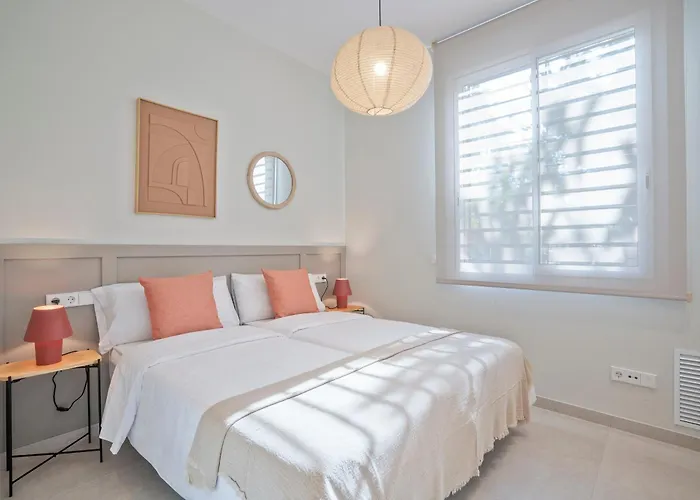 Апартаменти Spaces Garden Condo-2 Bedrooms, 2 Bathrooms, Garden Terrace, Near Center, Sleeps Up To 6- Monthly Only *