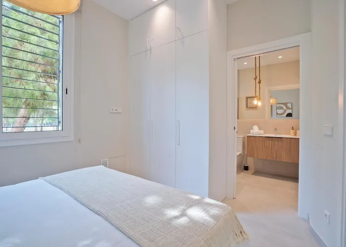 Spaces Garden Condo-2 Bedrooms, 2 Bathrooms, Garden Terrace, Near Center, Sleeps Up To 6- Monthly Only Апартаменти