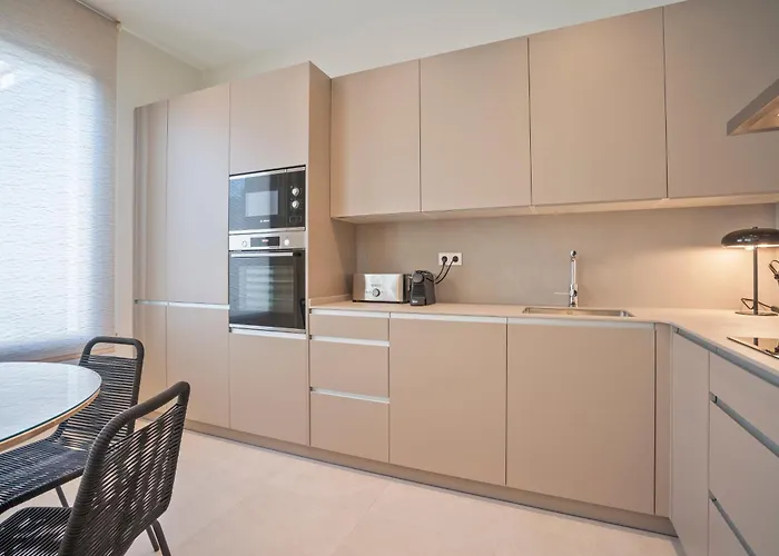 Spaces Garden Condo-2 Bedrooms, 2 Bathrooms, Garden Terrace, Near Center, Sleeps Up To 6- Monthly Only 公寓 锡切斯