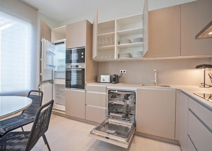 Spaces Garden Condo-2 Bedrooms, 2 Bathrooms, Garden Terrace, Near Center, Sleeps Up To 6- Monthly Only