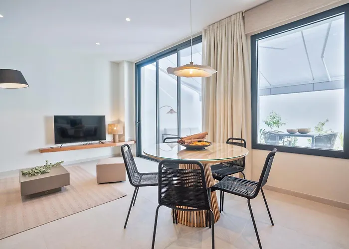 Spaces Garden Condo-2 Bedrooms, 2 Bathrooms, Garden Terrace, Near Center, Sleeps Up To 6- Monthly Only Апартаменти *