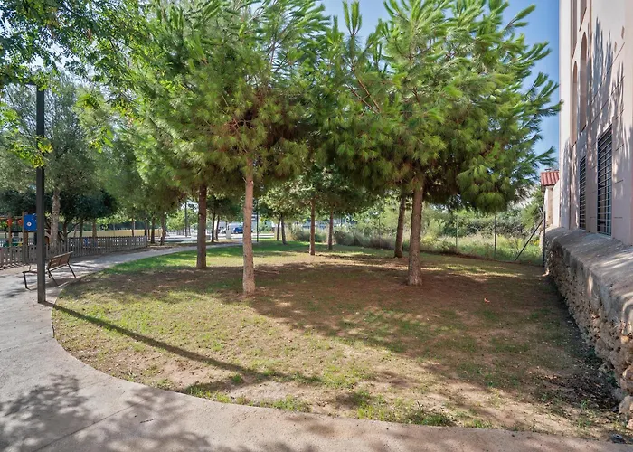 Spaces Garden Condo-2 Bedrooms, 2 Bathrooms, Garden Terrace, Near Center, Sleeps Up To 6- Monthly Only