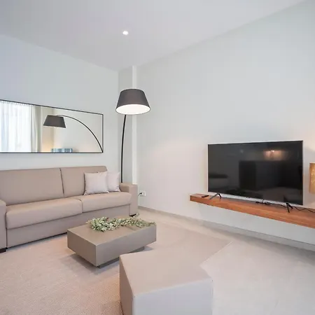 شقة Spaces Garden Condo-2 Bedrooms, 2 Bathrooms, Garden Terrace, Near Center, Sleeps Up To 6- Monthly Only سيدجيس